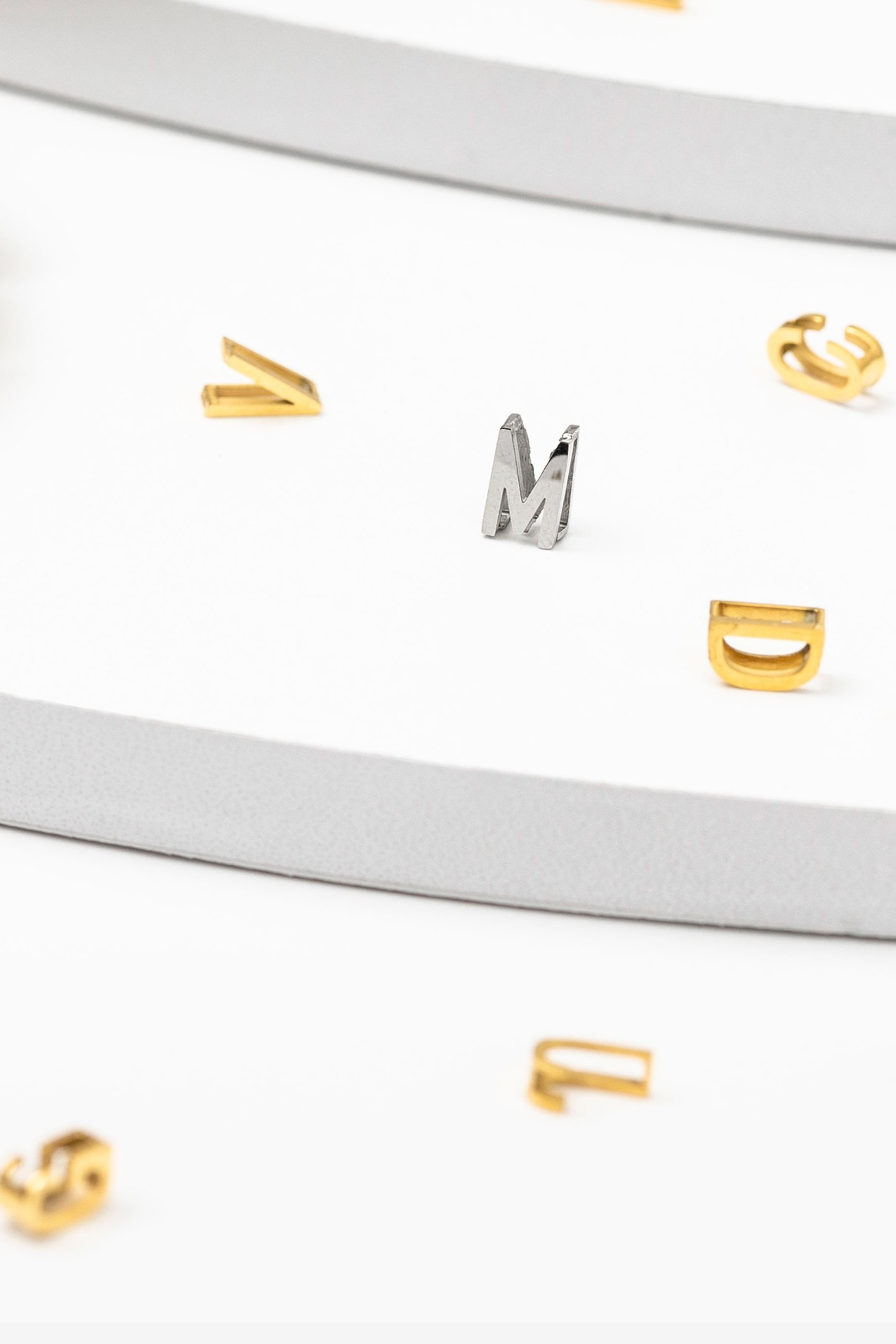 Charm Inicial Acero Inoxidable G