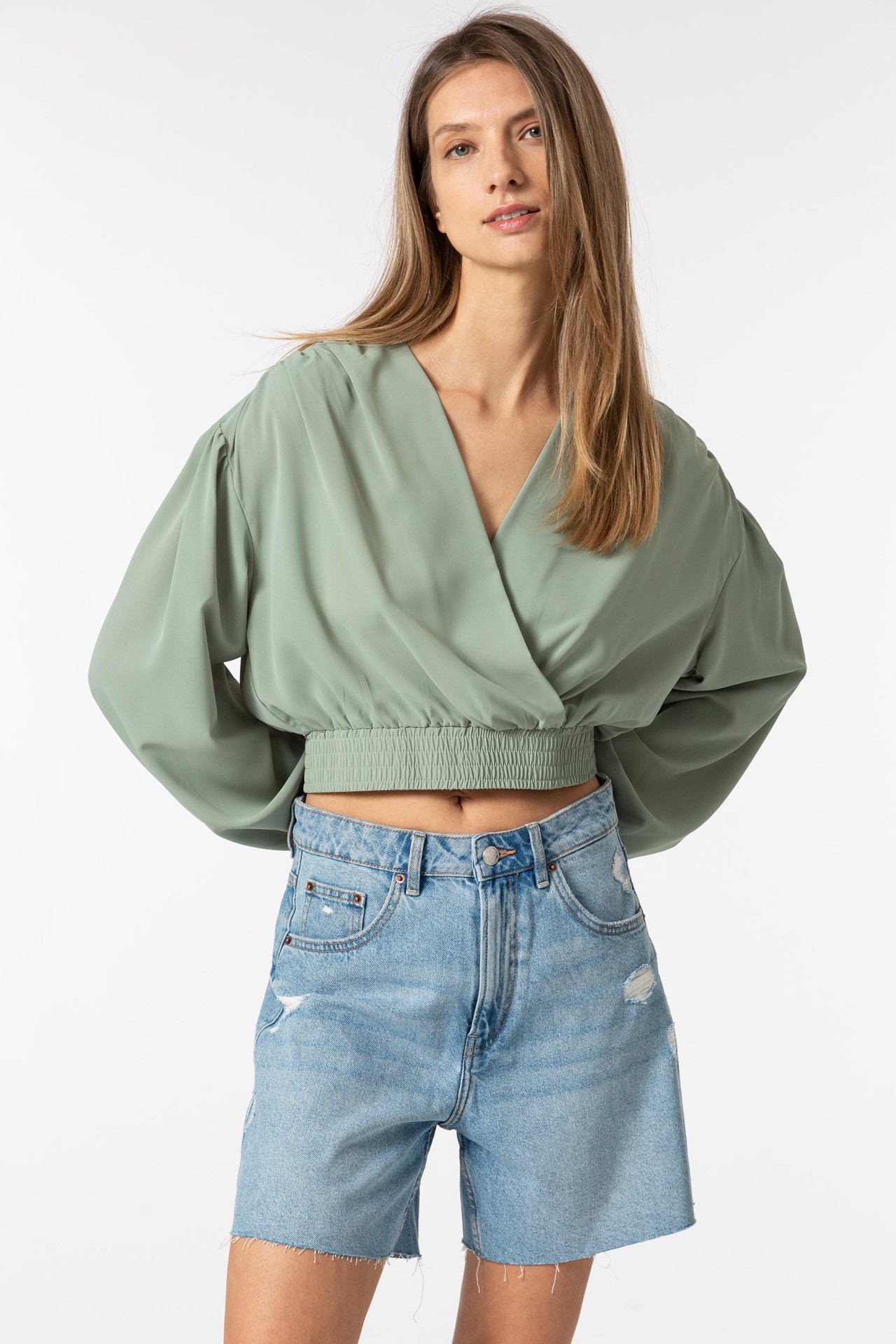 Blusa com elstico na cintura