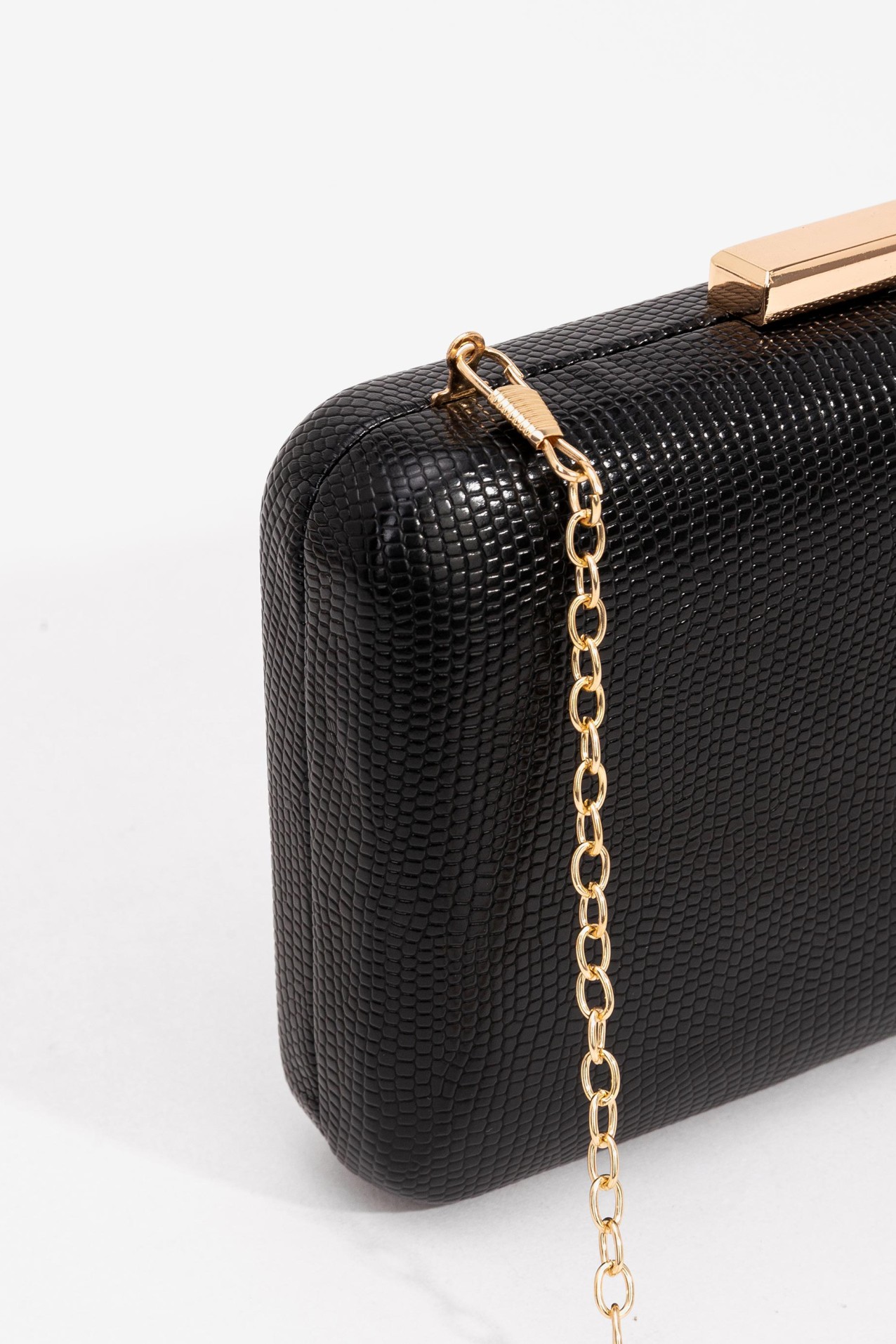 Clutch Retangular Efeito Pele