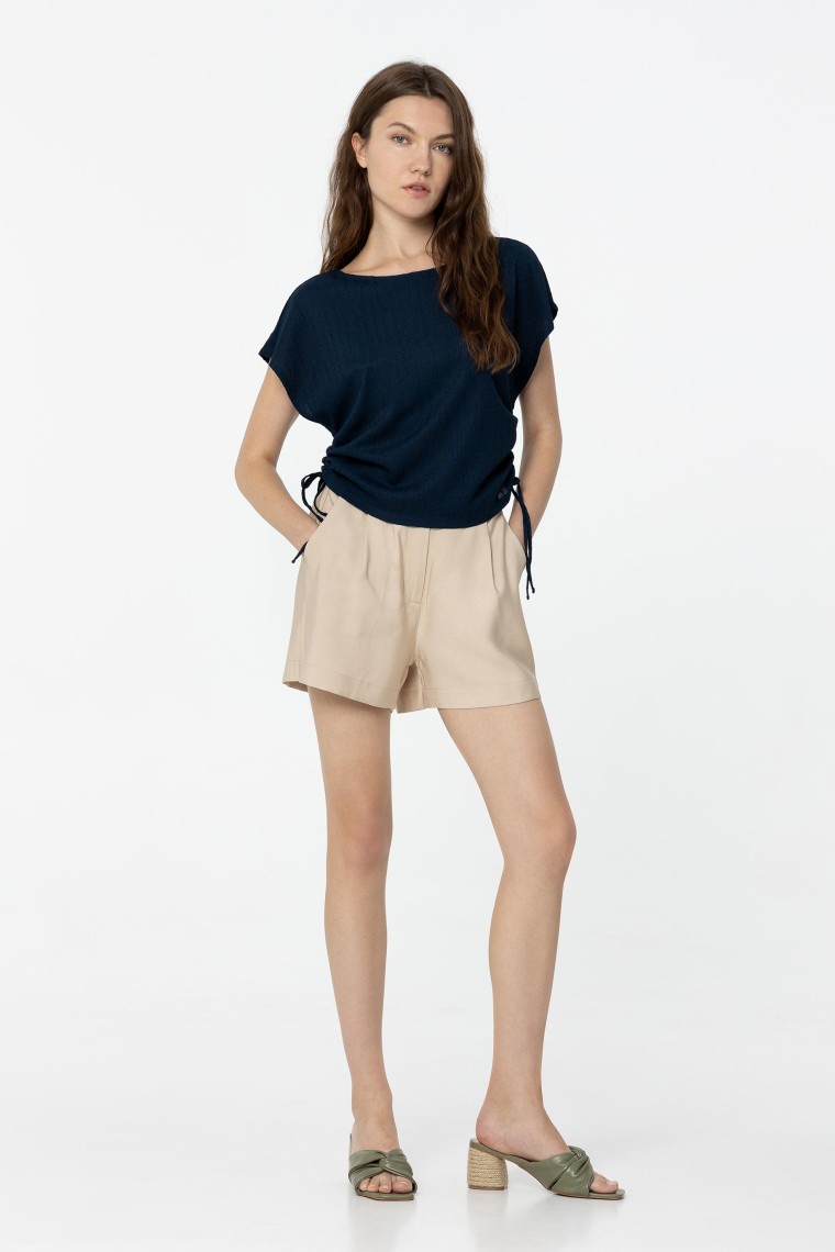 Shorts Regular Fit con Pligues