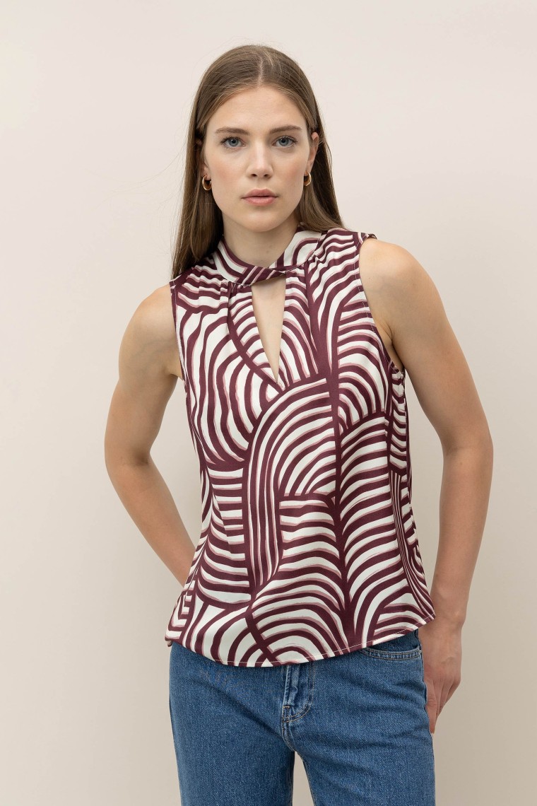 Blusa Cuello Alto Retorcido