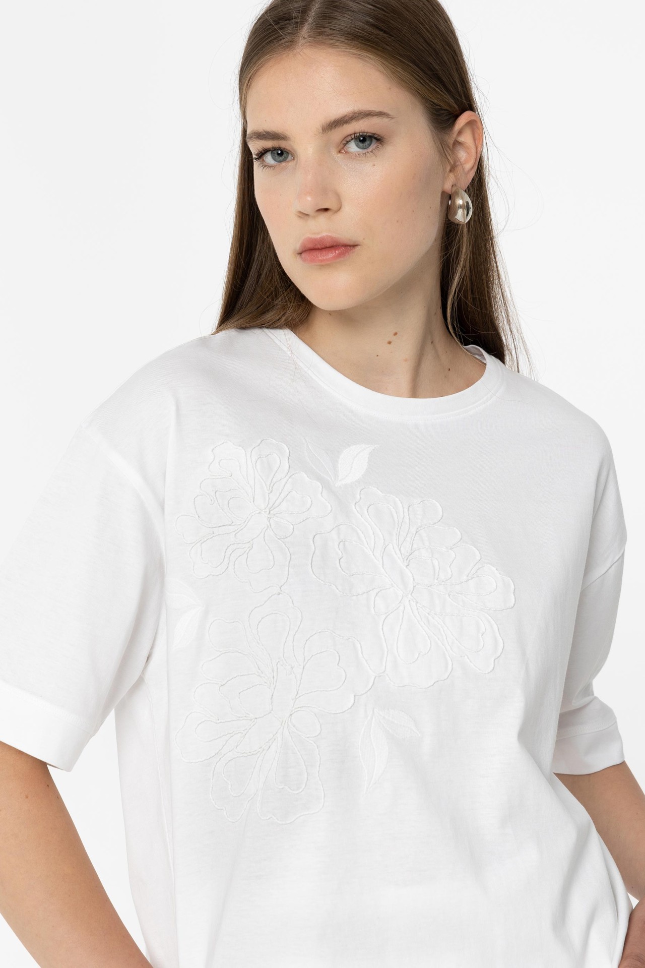 T-Shirt Oversized Bordado Floral