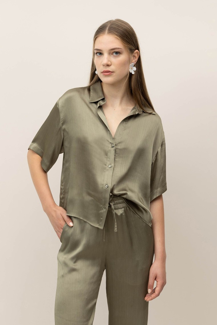 Blusa Relaxed Texturizada de Satn