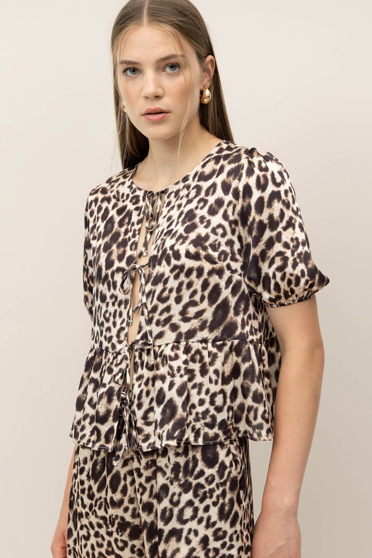 Blusa com Laos Estampado de Leopardo