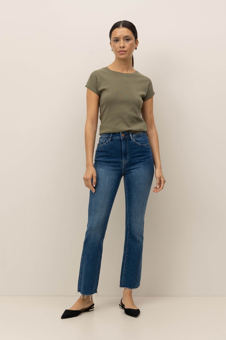 Jeans  Croped flare medium waist