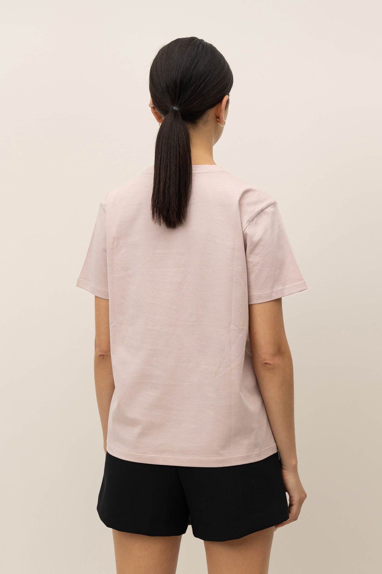 T-Shirt Bordada com Aplicaes