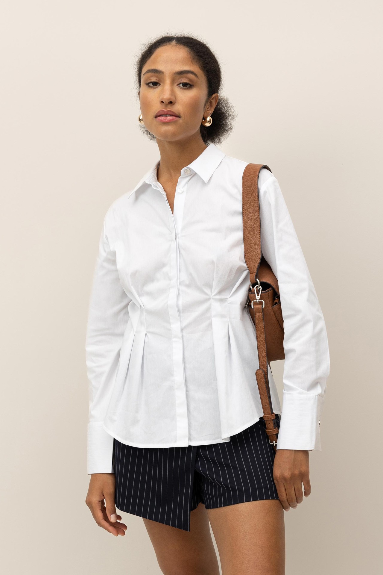 Camisa de cintura regular con pliegues