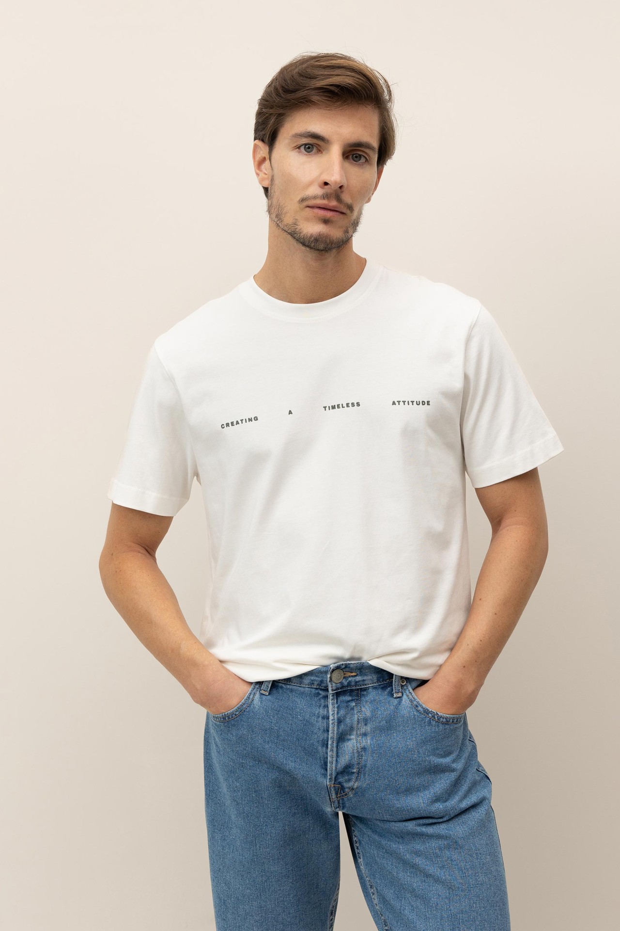 T-Shirt com Relevo e Estampado