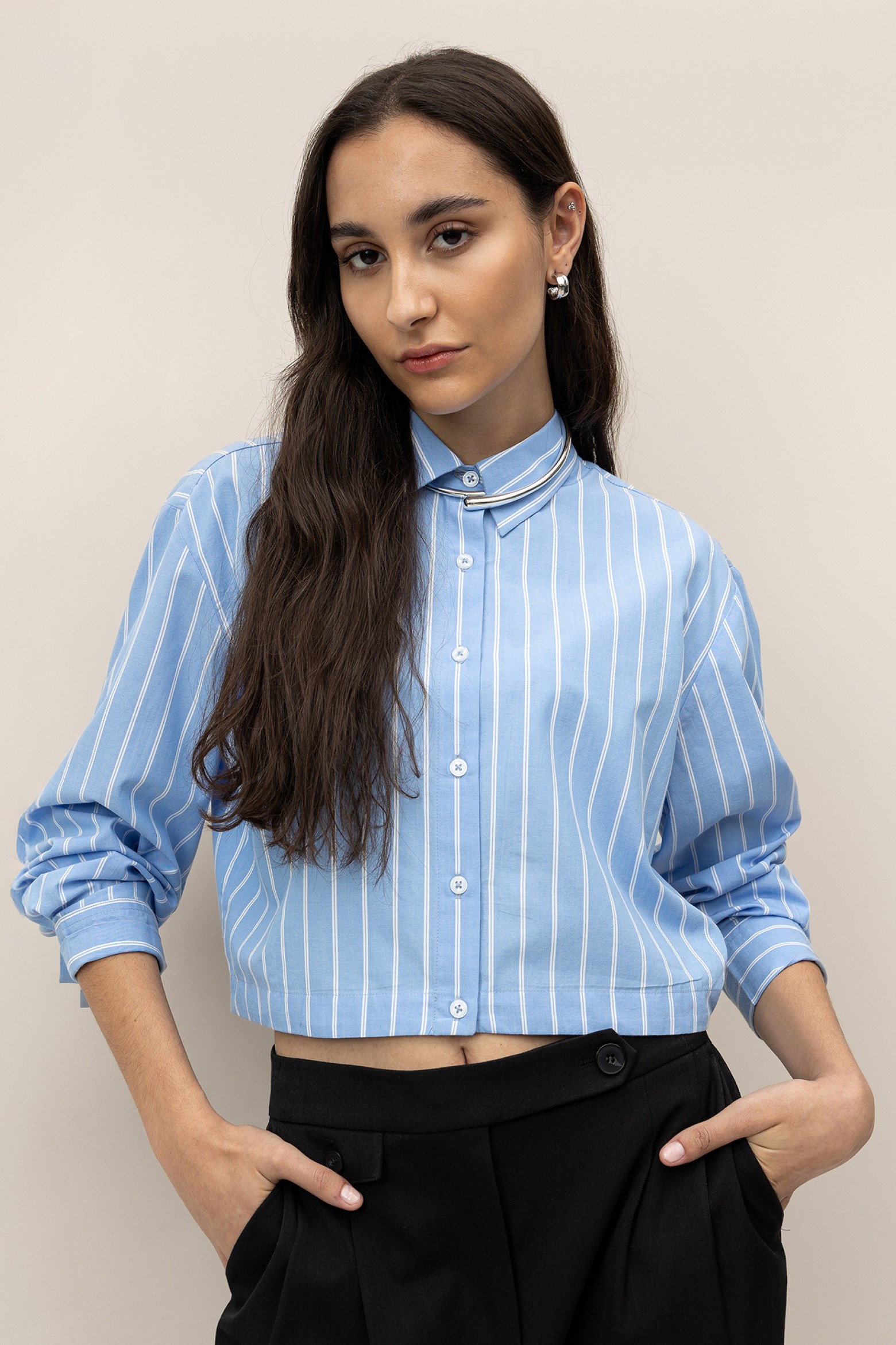 Camisa Cropped con Elstico en la Espalda