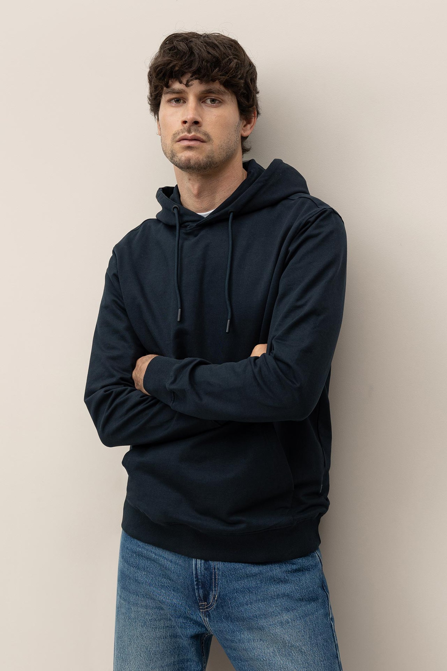 Hoodie com Mensagem em Relevo