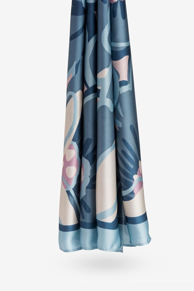 Pauelo Satinado con Estampado Floral