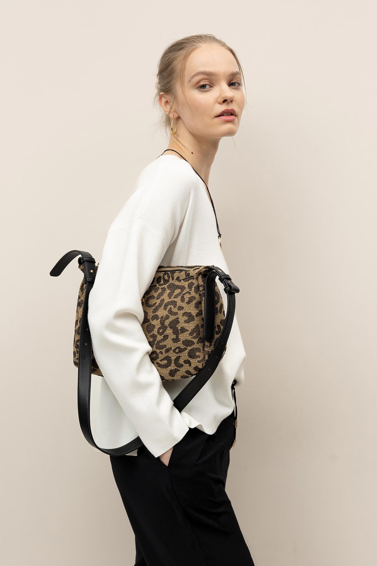 Camisola Relaxed Decote em V