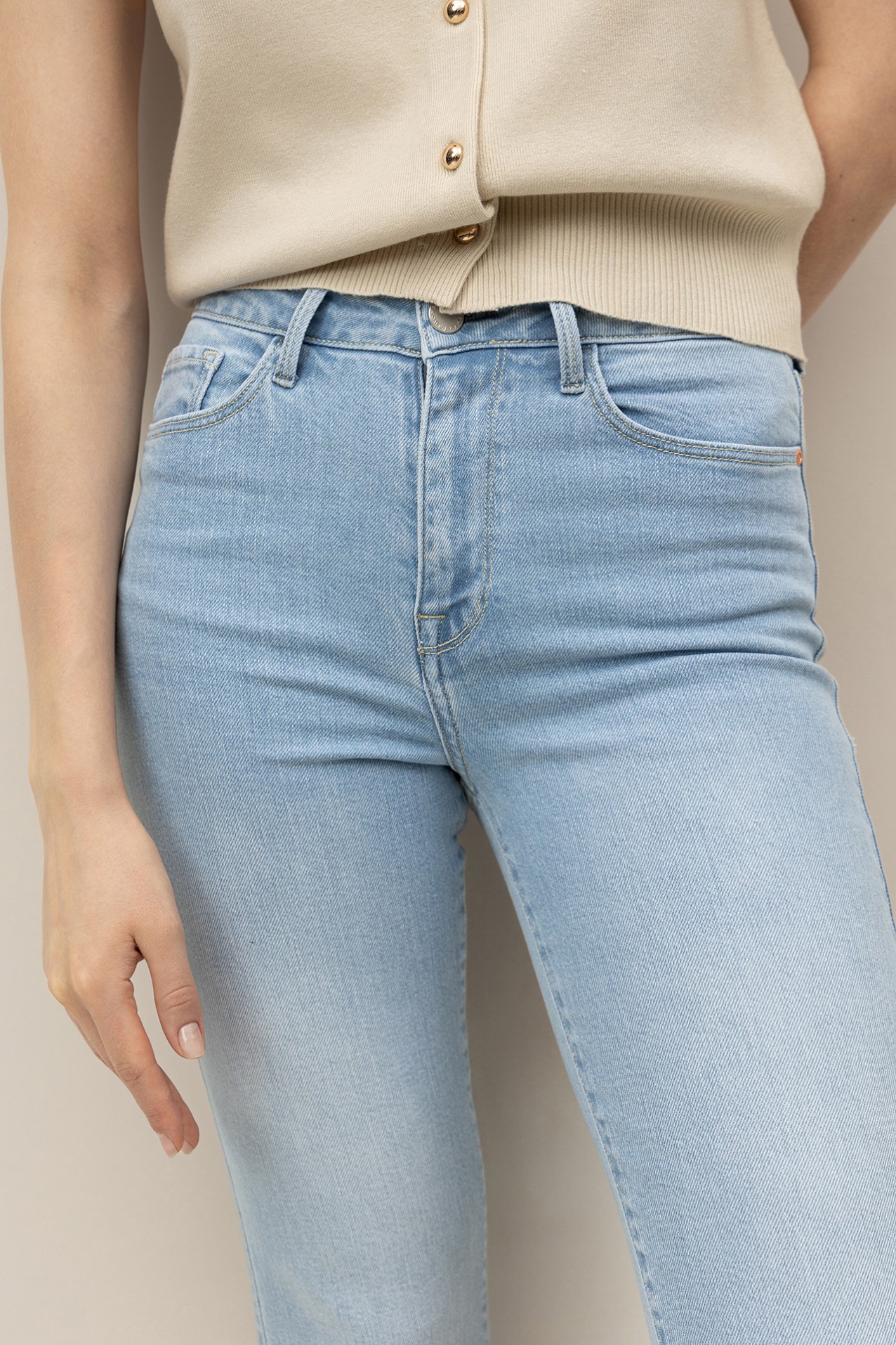 Jeans  Croped flare medium waist