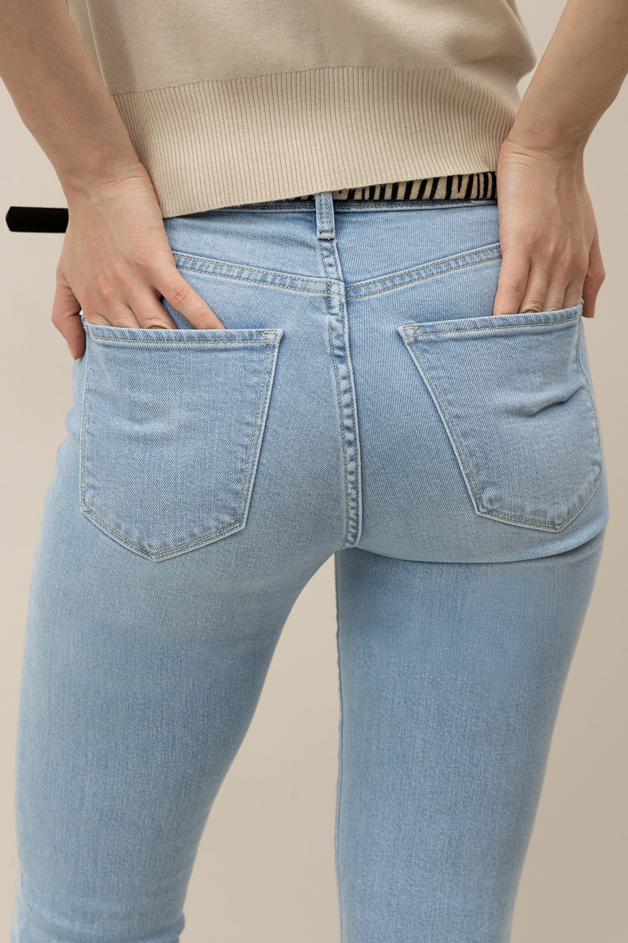 Jeans  Croped flare medium waist