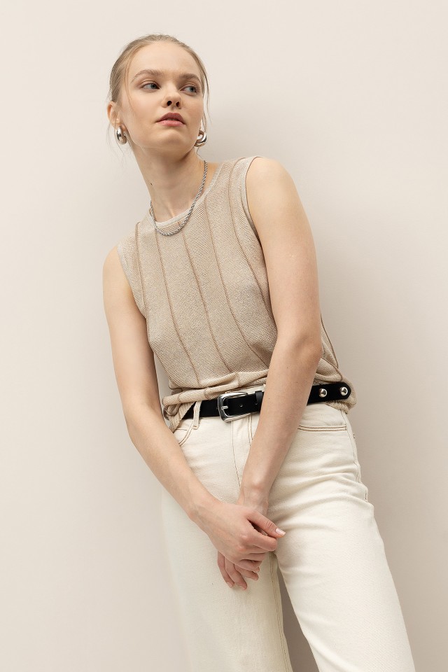 Shiny Top with Relief