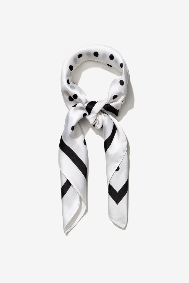 Bandana Acetinada de Bolinhas