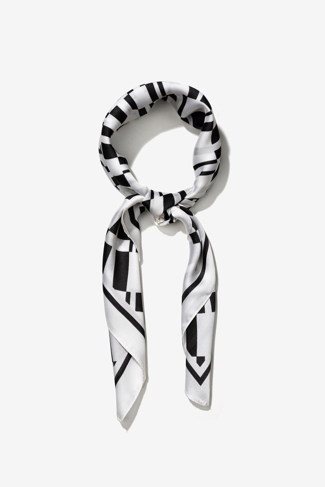 Bandana Acetinada Estampado Geomtrico