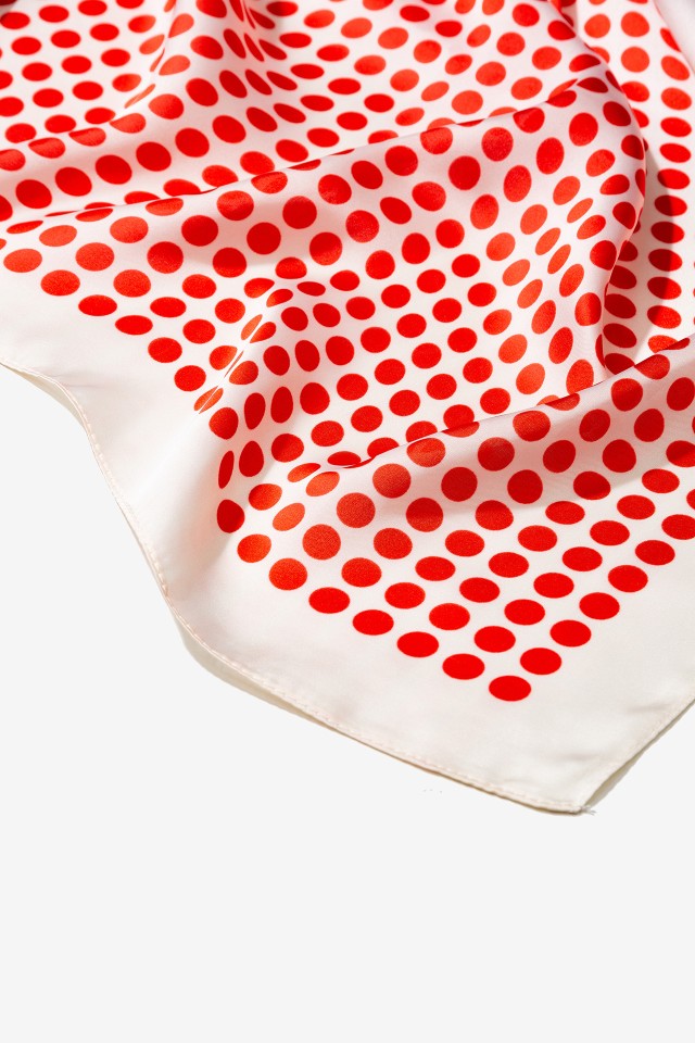 Bandana Acetinada Estampado Bolinha Bandana Acetinada Estampado Bolinha