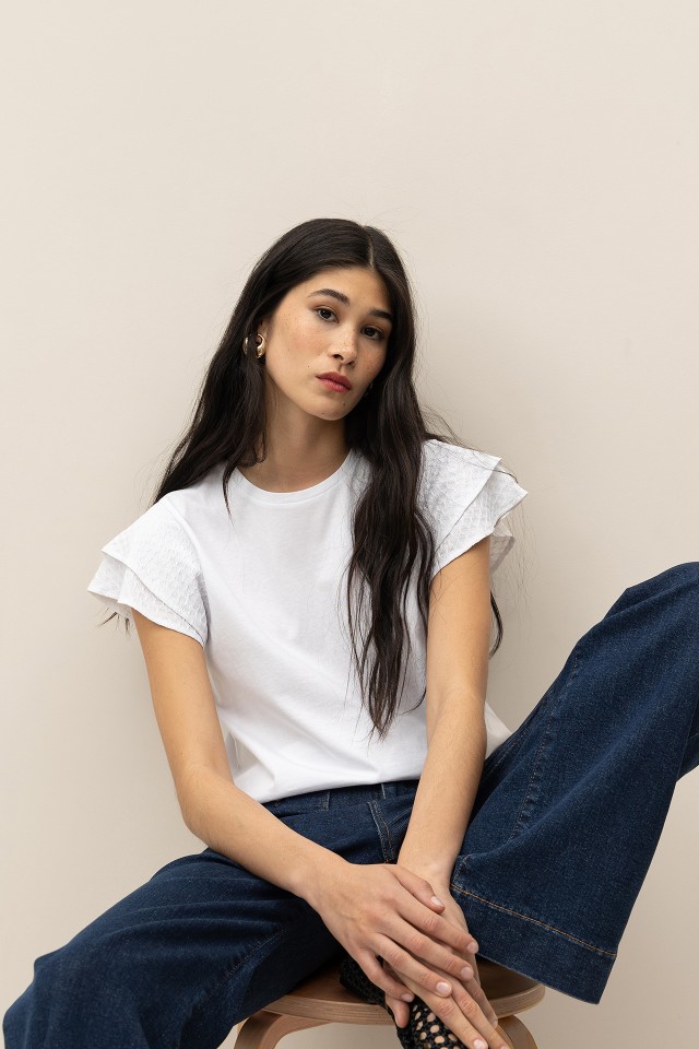 T-Shirt com Folhos Texturizados T-Shirt com Folhos Texturizados