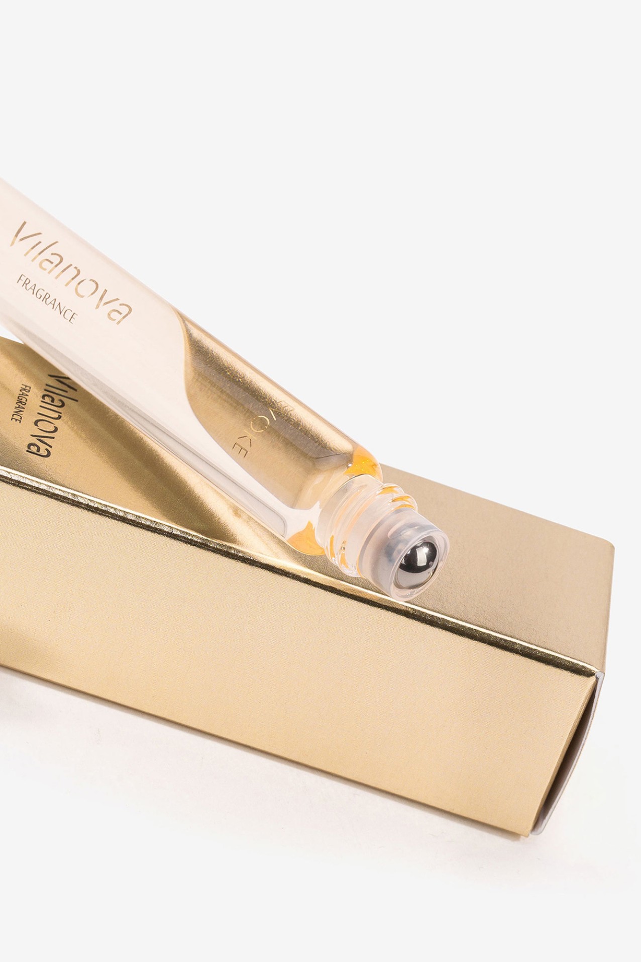 Evoke Eau de Parfum Roll On