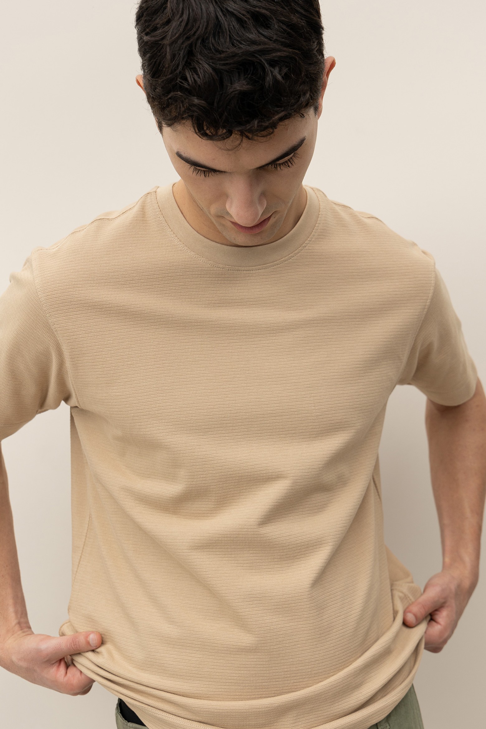 T-shirt com Relevo s Riscas