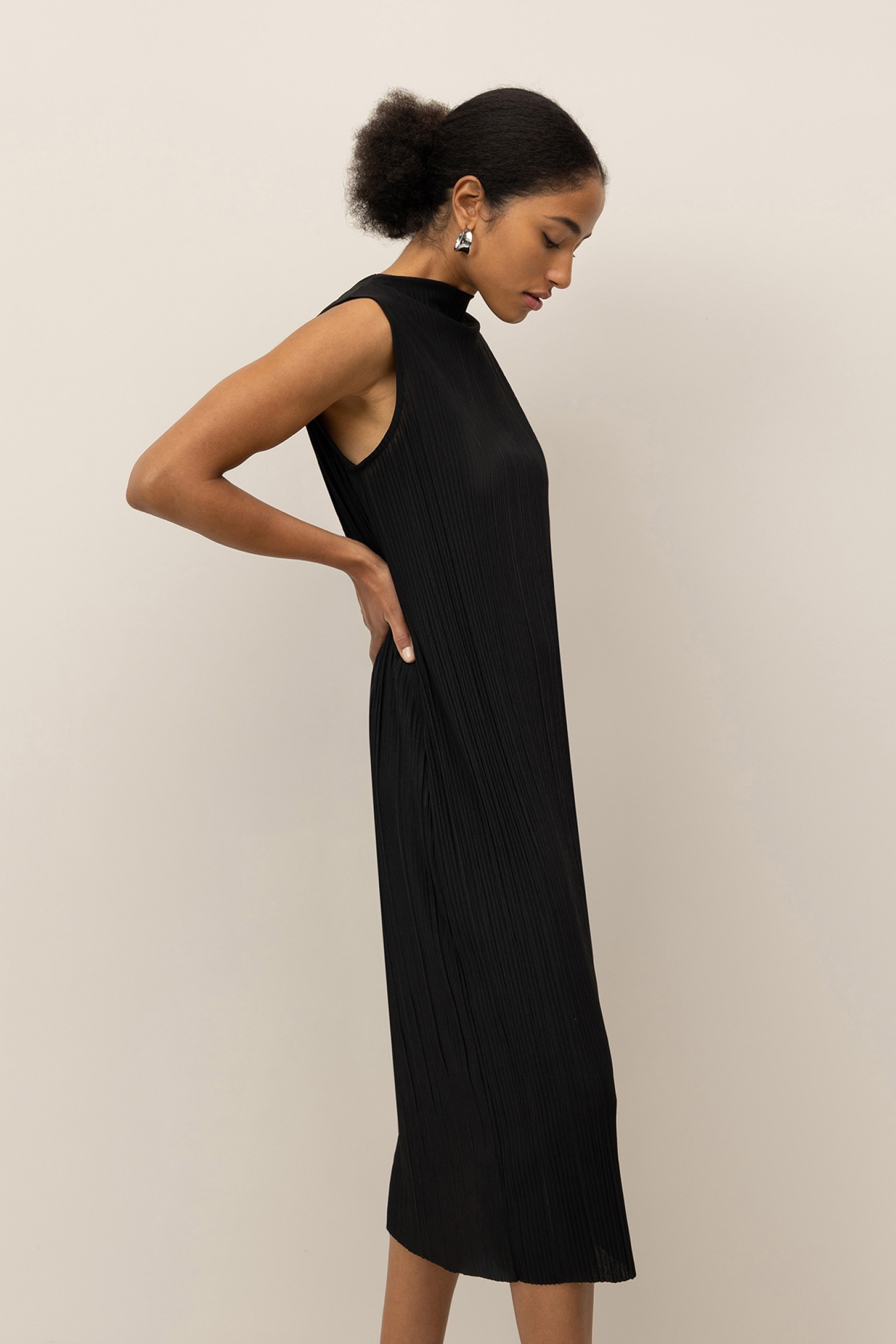 Vestido Midi Slim Plissado