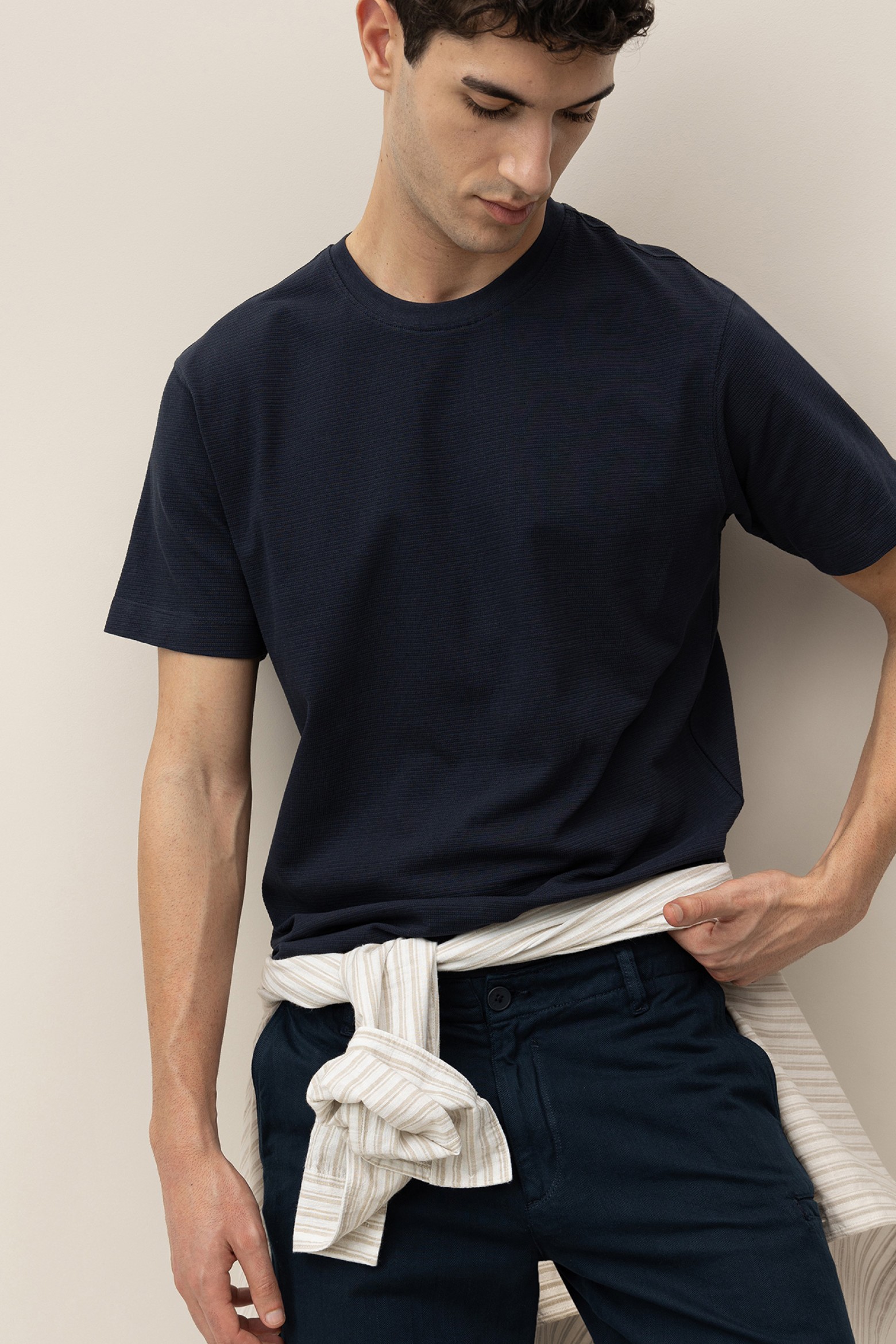 T-shirt com Relevo s Riscas