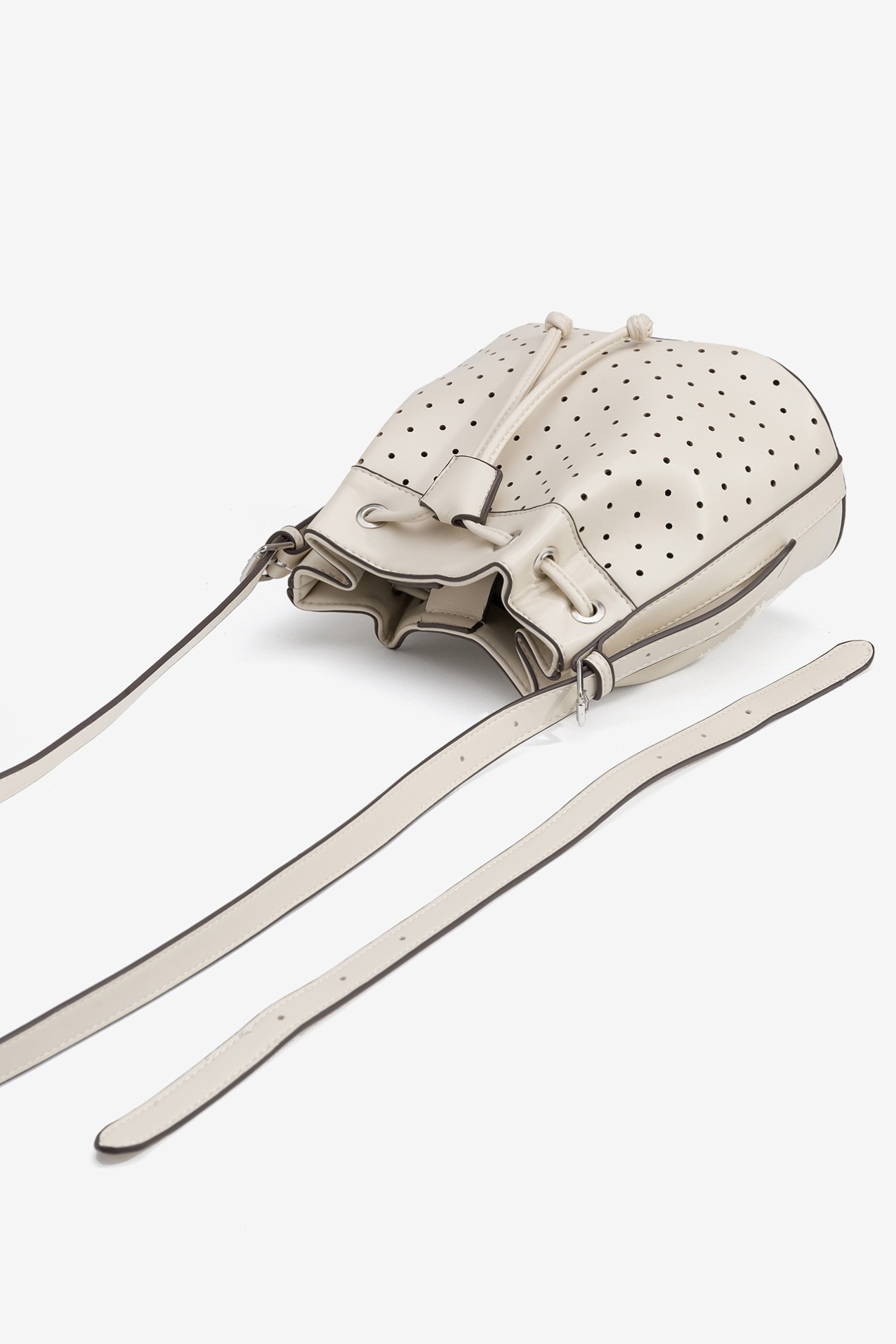 Mala Bucket Efeito Pele Perfurada