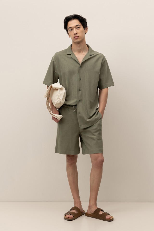 Pantalones Cortos Regulares con Patch