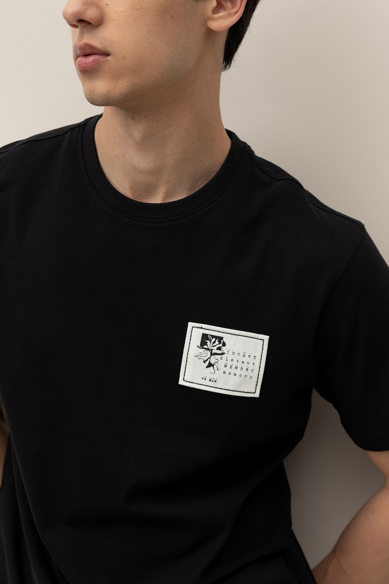 T-Shirt Regular com Patch