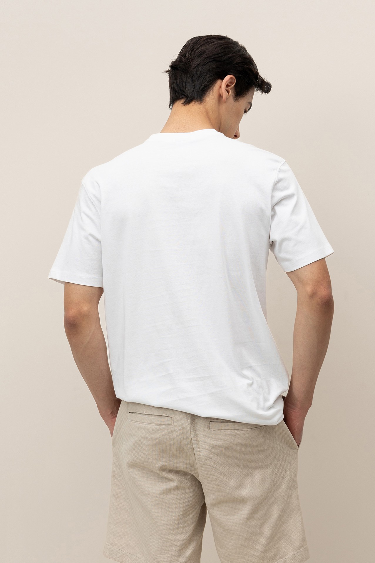 T-Shirt com Bolso Estampado