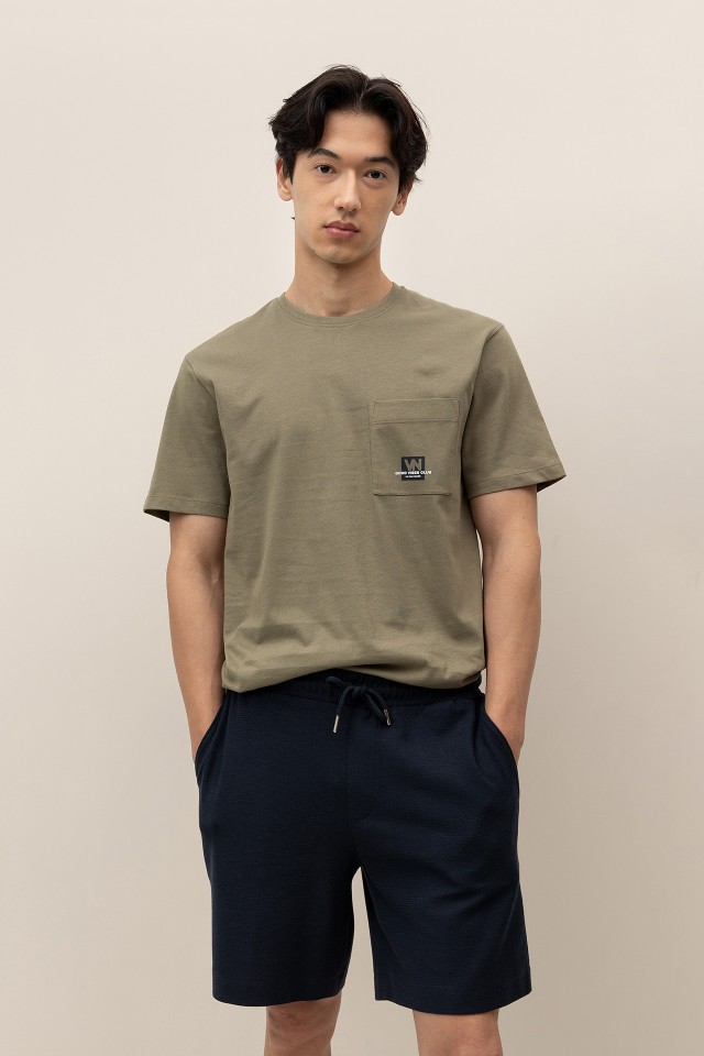 T-Shirt com Bolso Estampado