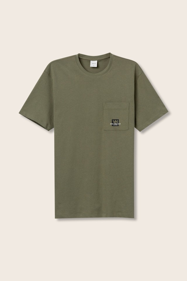 Camiseta con Bolsillo Estampado Camiseta con Bolsillo Estampado