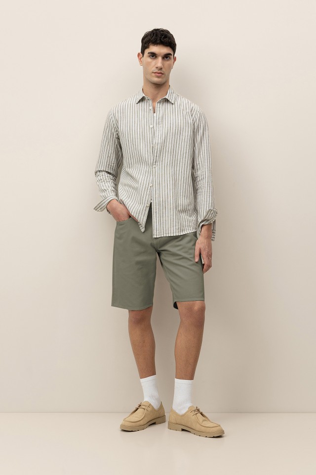 Shorts Regular Fit de Sarga