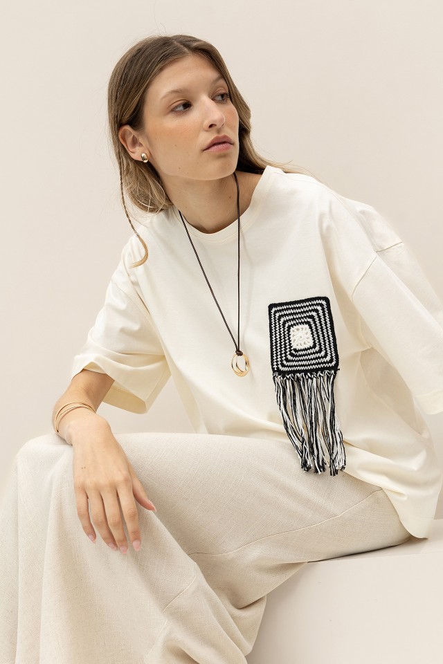 T-Shirt Oversized Crochet Bordado