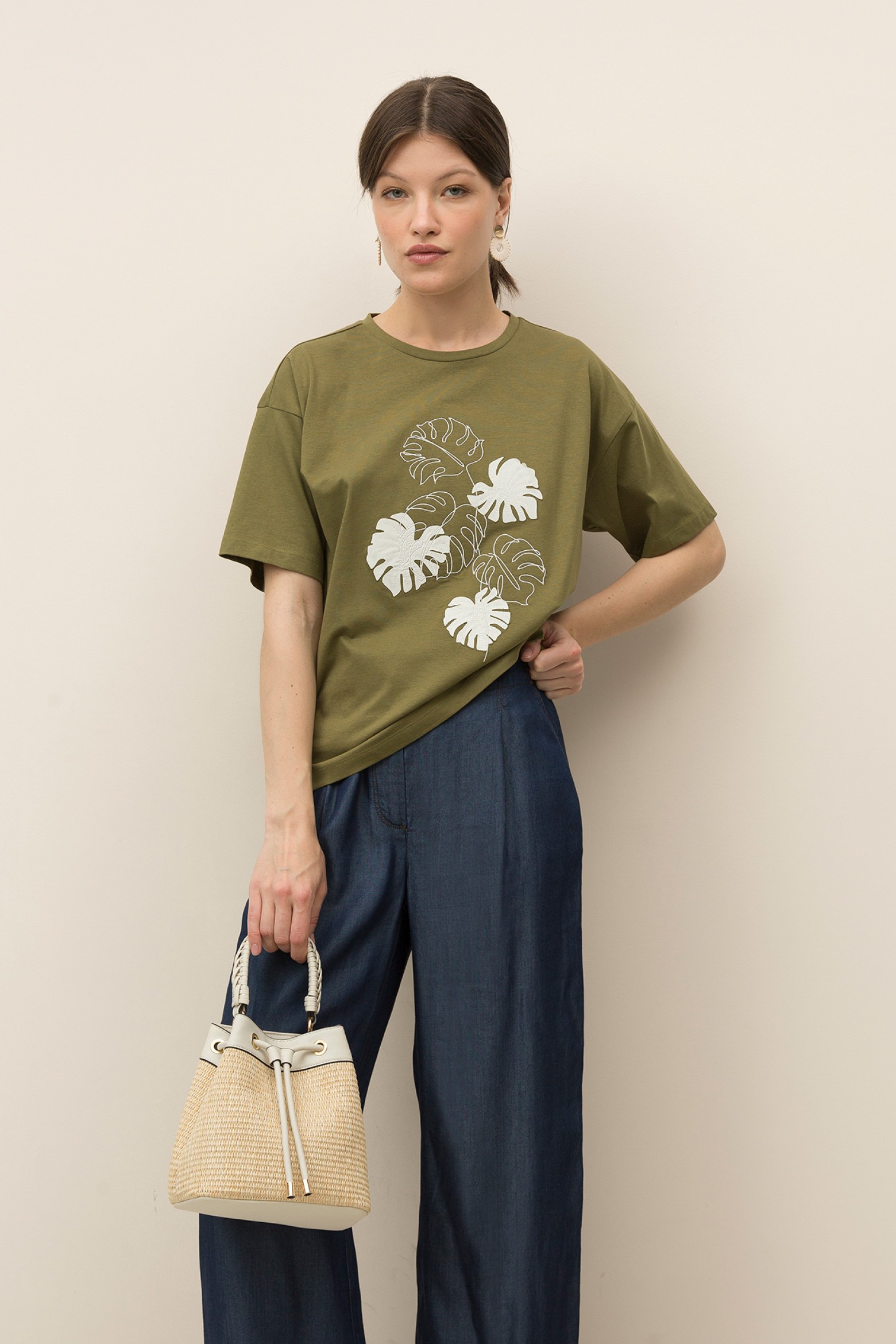 T-Shirt Relaxed Bordada