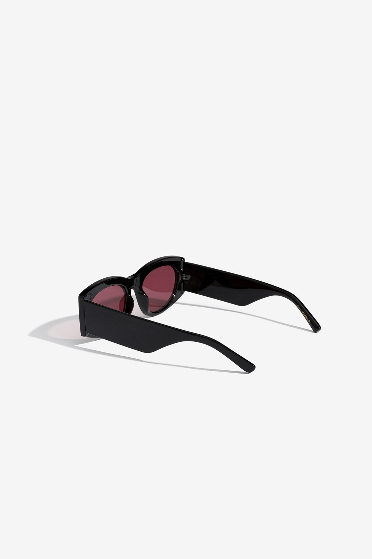 Mask-Style Sunglasses