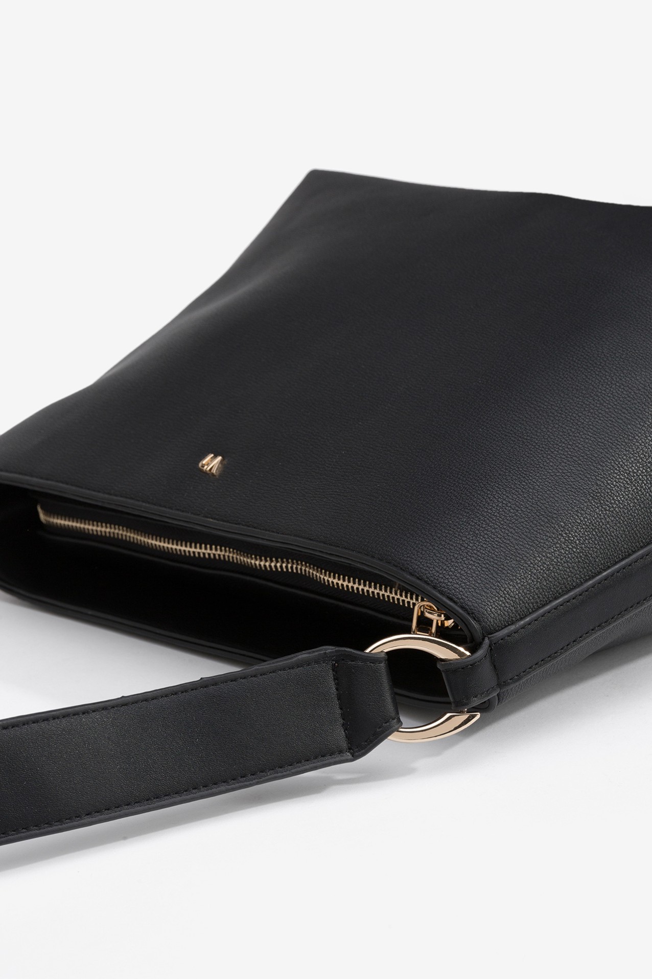 Mala de Ombro com Aros Metlicos