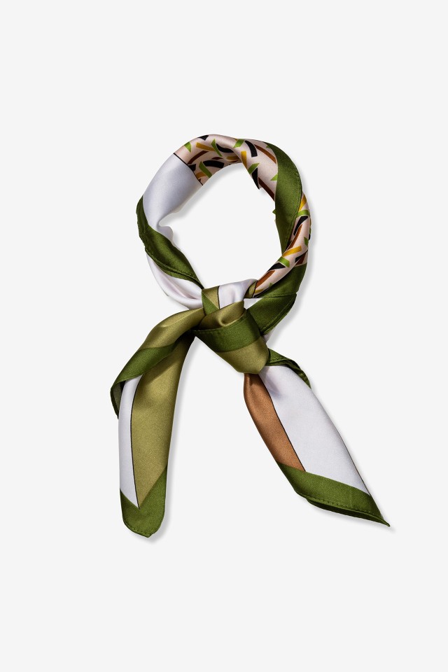 Bandana Acetinada Estampada Bandana Acetinada Estampada