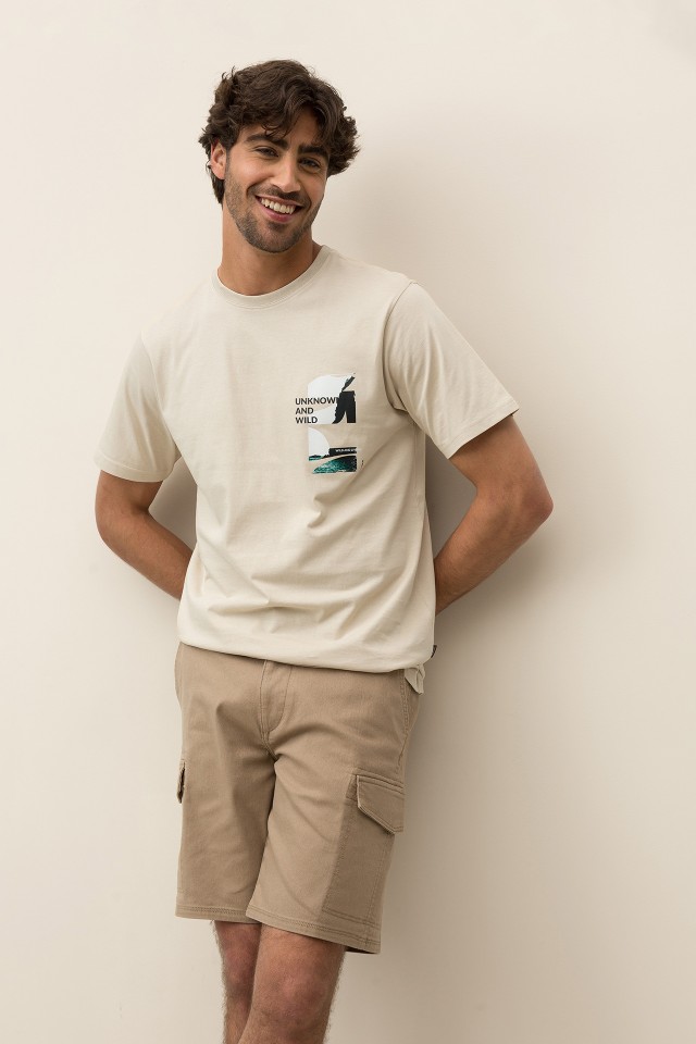 T-Shirt com Mensagem Estampada