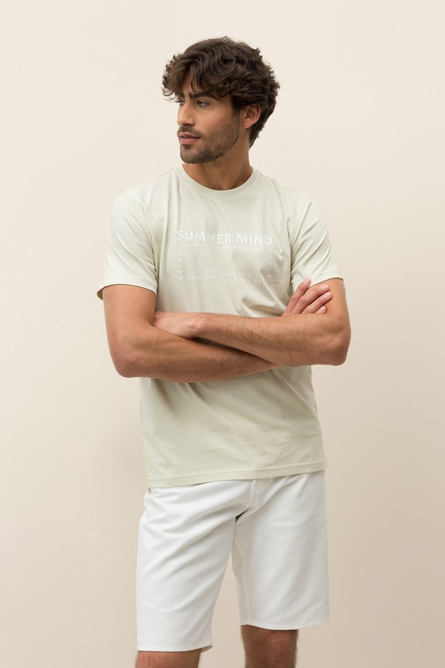 T-Shirt com Mensagem Estampada