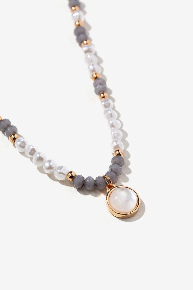 Collar de Cuentas con Colgante