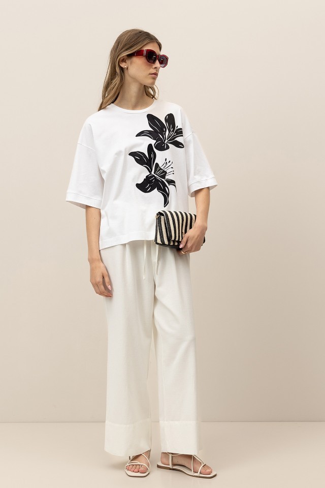 T-Shirt Oversized con Bordado Floral