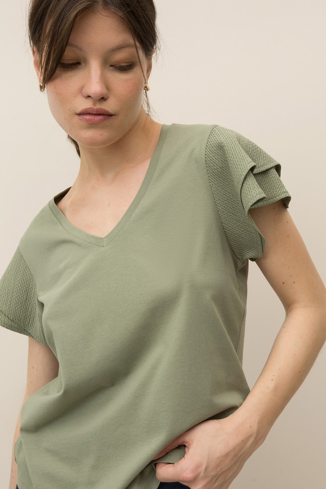 T-shirt com Folhos Texturizados