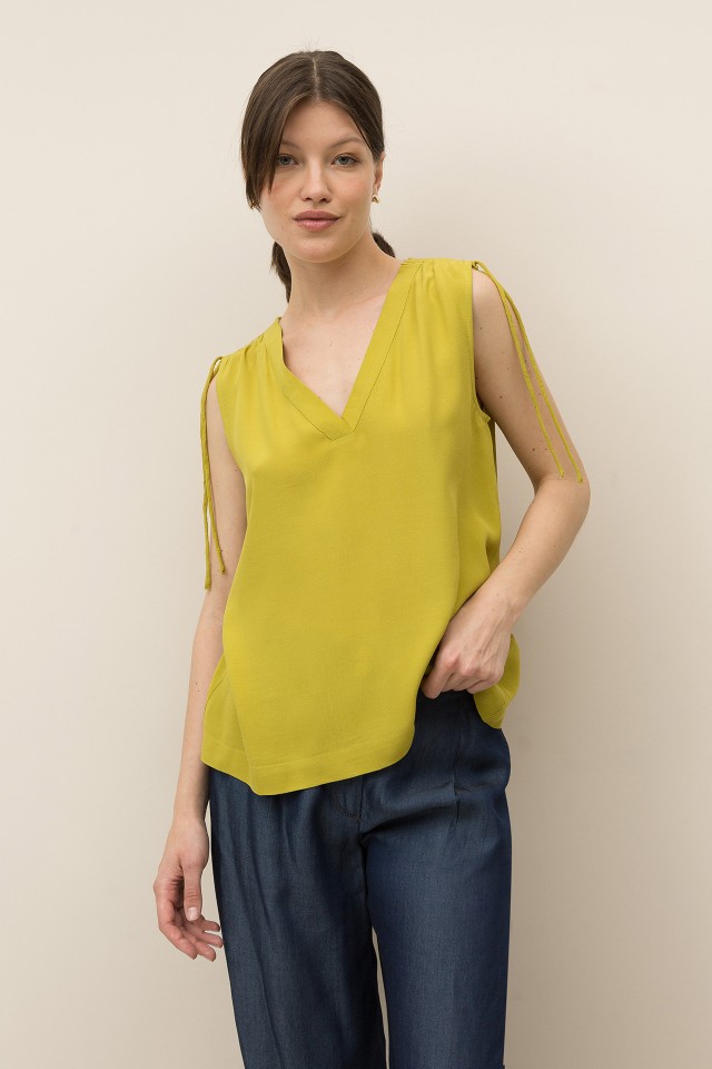 Blusa Fluda com Laos