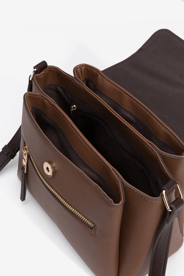 Bolso bandolera con solapa Bolso bandolera con solapa