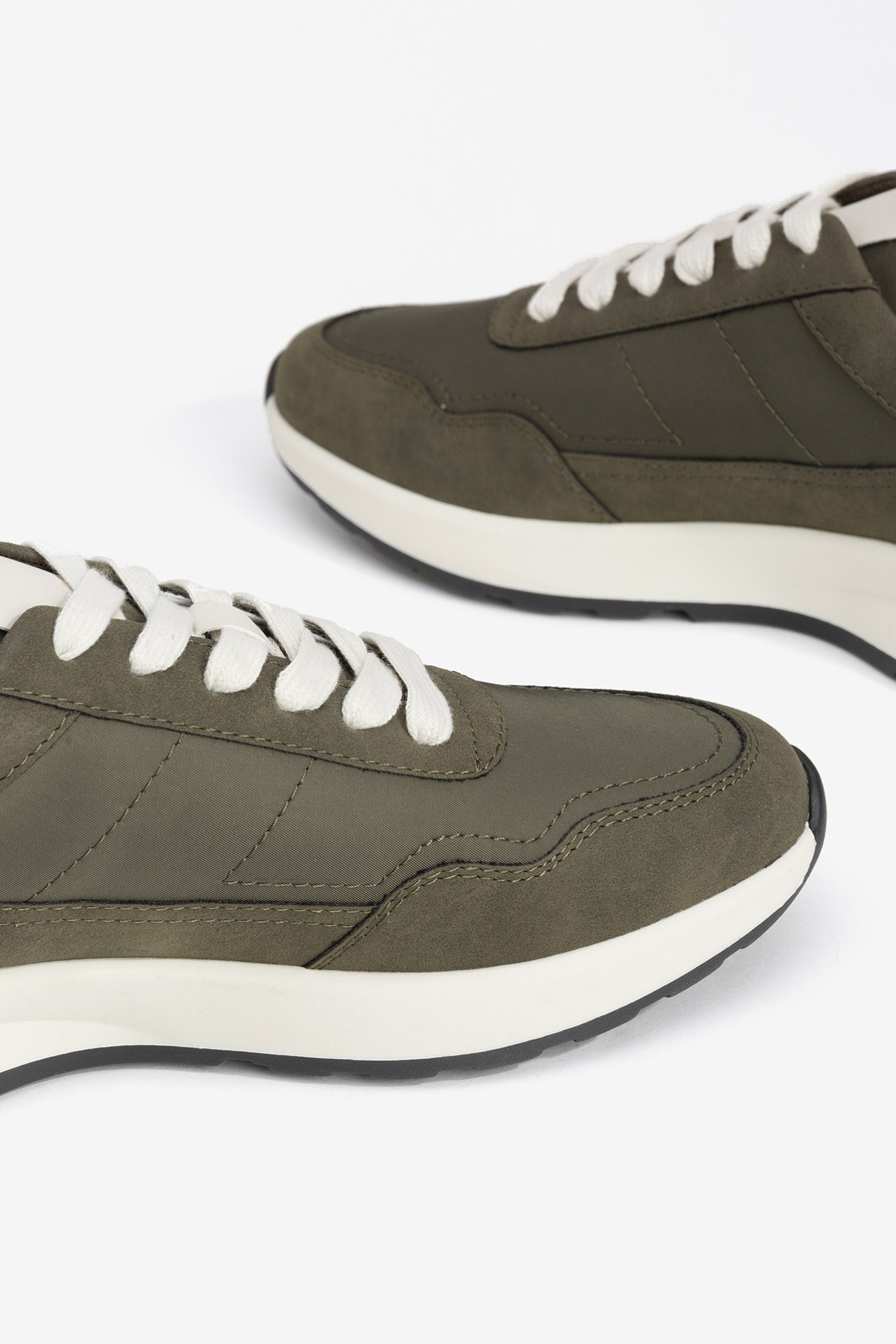 Sapatilha Desportiva Combinada