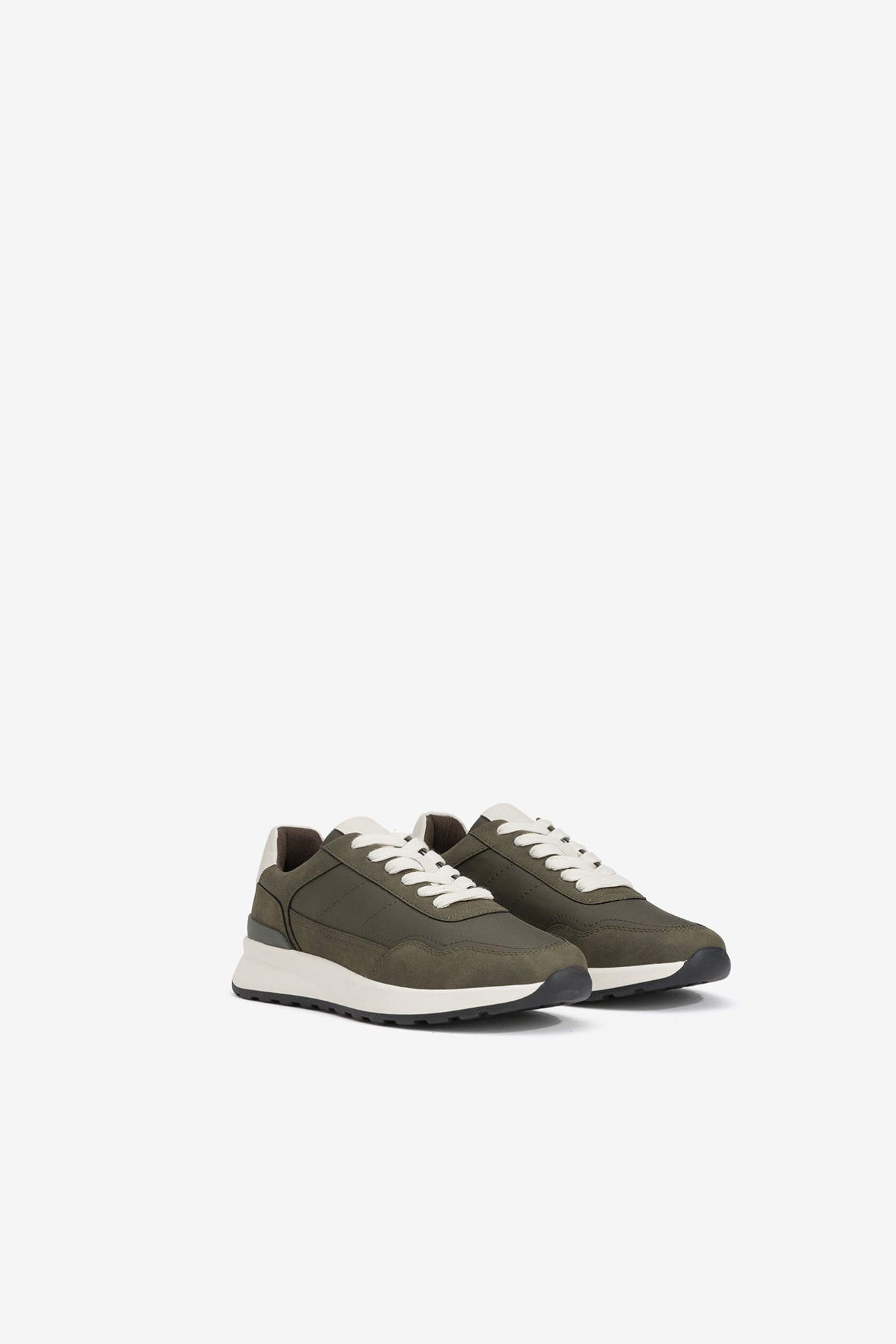 Sapatilha Desportiva Combinada