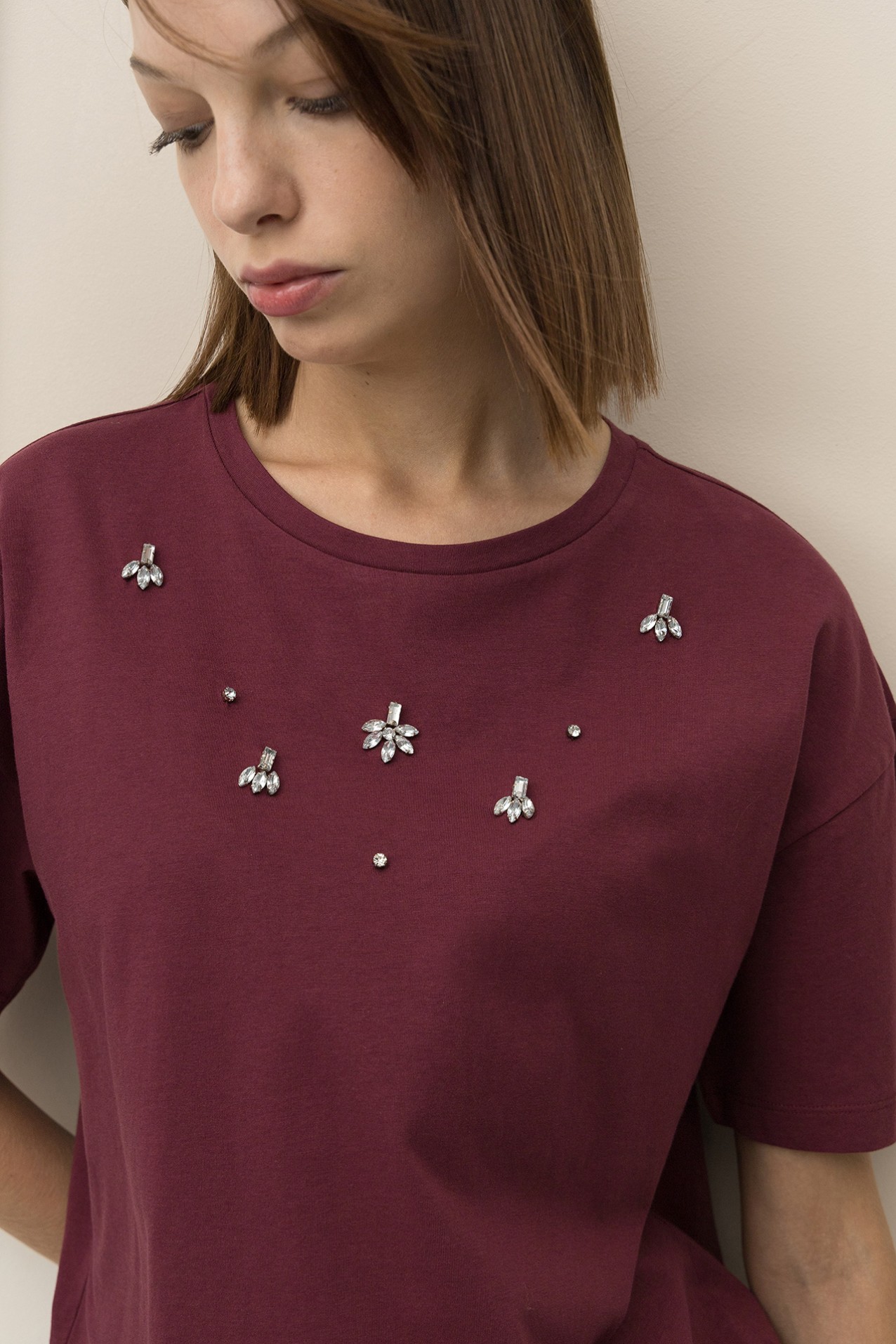 T-Shirt Relaxed com Joias