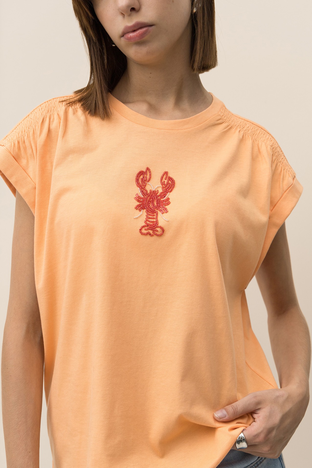 T-shirt com Lagosta de Missangas